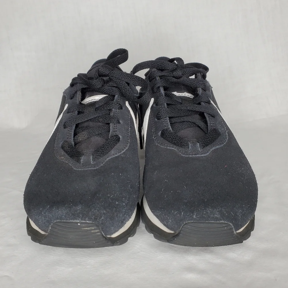 28) NIKE Pre-Love OX Suede Sz. 6